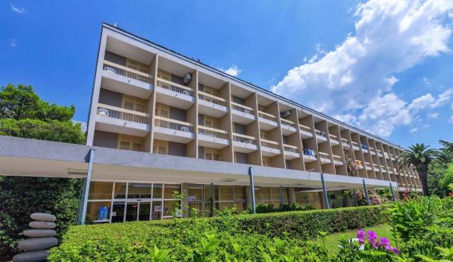 Chorvátsko - Baško Polje - Hotel Alem - pohľad na hotel