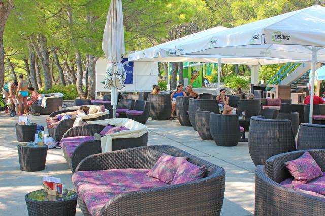 Chorvátsko - Baško Polje - Hotel Alem - terasa