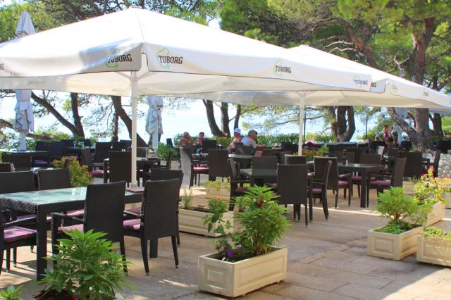 Chorvátsko - Baško Polje - Hotel Alem - terasa