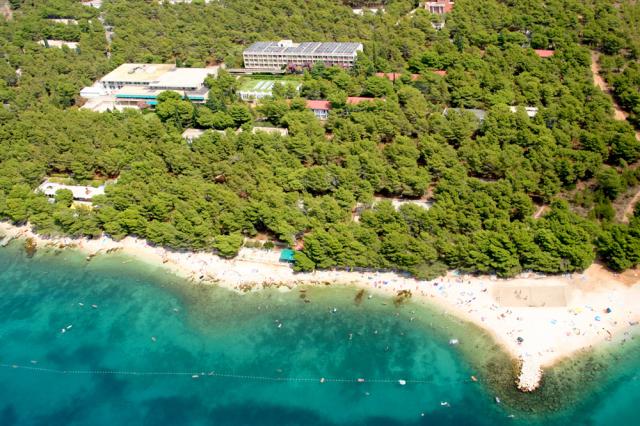 Chorvátsko - Baško Polje - Hotel Alem - pohľad zhora na hotel
