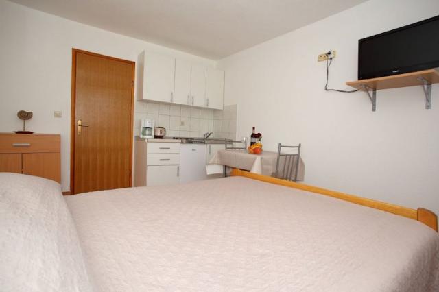 Chorvátsko - ostrov Nin - Nin - apartmánový dom Sabun - štúdio 