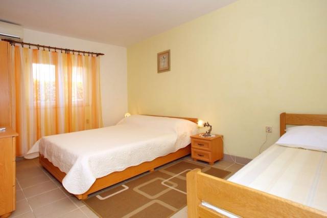 Chorvátsko - ostrov Nin - Nin - apartmánový dom Sabun - štúdio 