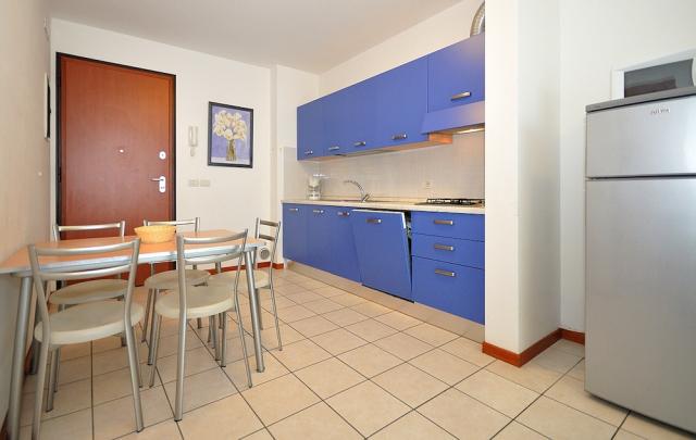 Taliansko-Bibione-Spiaggia-Villa Mara-kuchyňa v apartmáne C