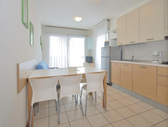 Taliansko-Bibione-Spiaggia-Villa Mara-kuchyňa v apartmáne C1