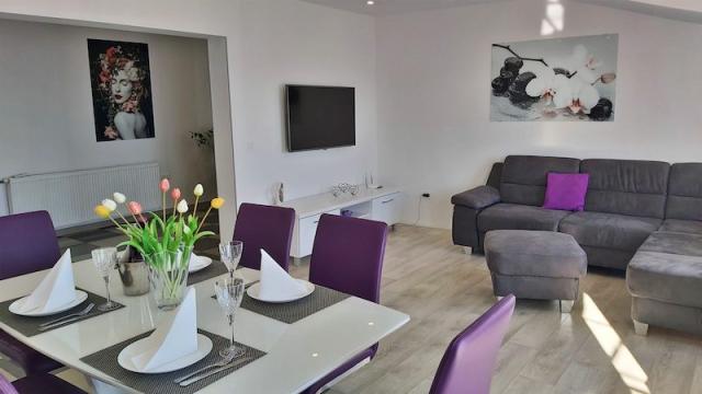 Chorvátsko - Omiš - Duće - apartmány Lama - apartmán 1/4+1 - de