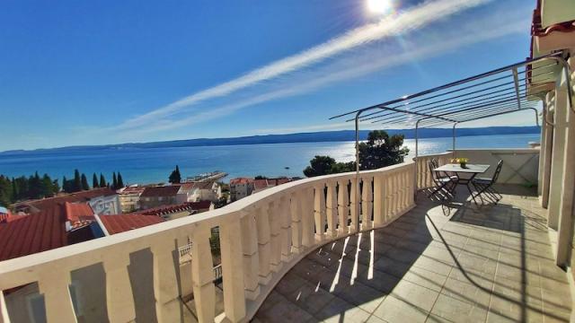 Chorvátsko - Omiš - Duće - apartmány Lama - apartmán 1/4+1 - ba