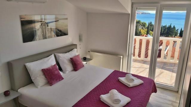 Chorvátsko - Omiš - Duće - apartmány Lama - apartmán 1/4+1 - sp
