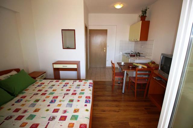 Chorvátsko - Omiš - Nemira - Vila Marko - štúdio 1/2