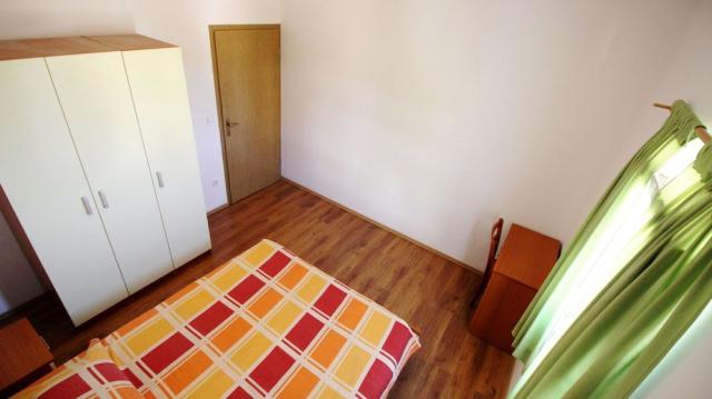 Chorvátsko - Omiš - Nemira - Vila Marko - apartmán 1/4(+2) - sp
