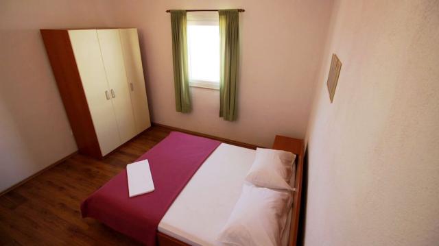 Chorvátsko - Omiš - Nemira - Vila Marko - apartmán 1/6(+2) - sp