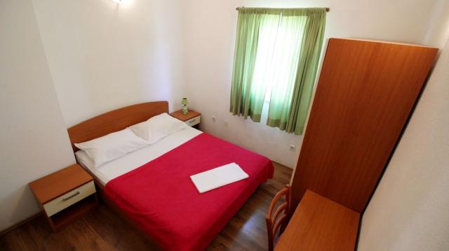 Chorvátsko - Omiš - Nemira - Vila Marko - apartmán 1/6(+2) - sp