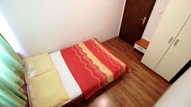 Chorvátsko - Omiš - Nemira - Vila Marko - apartmán 1/6(+2) - sp