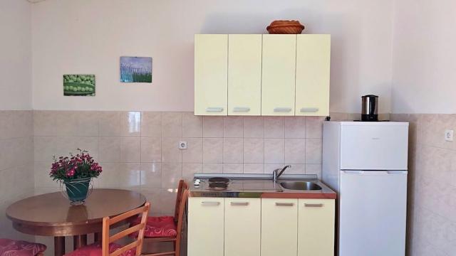 Chorvátsko - Omiš - Nemira - Vila Marko - apartmán 1/6(+2) - ku