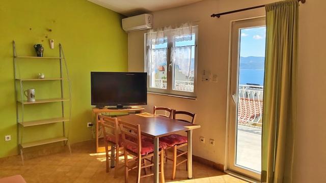 Chorvátsko - Omiš - Nemira - Vila Marko - apartmán 1/6(+2) - de