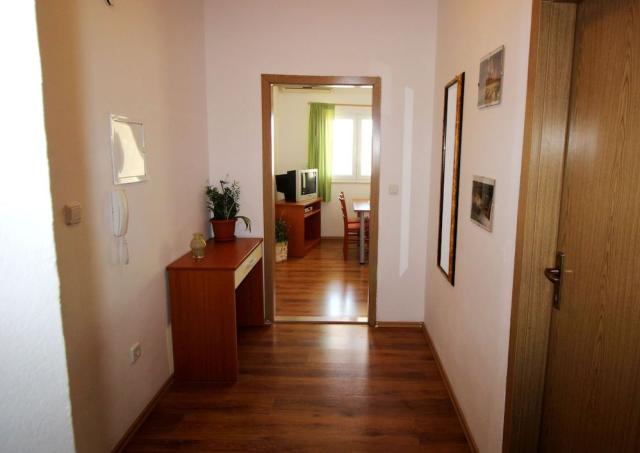 Chorvátsko - Omiš - Nemira - Vila Marko - apartmán 1/4(+2)