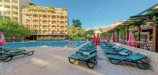 Bulharsko - Slnečné pobrežie - hotel Mena Palace - bazén
