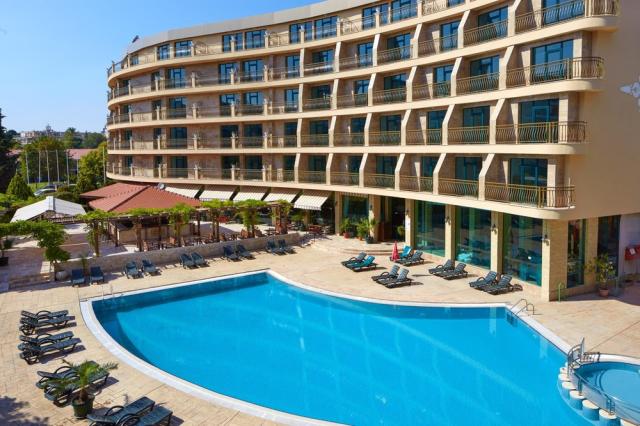 Bulharsko - Slnečné pobrežie - hotel Mena Palace - bazén