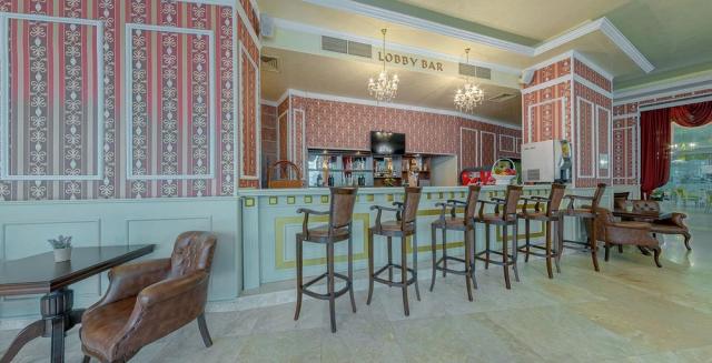 Bulharsko - Slnečné pobrežie - hotel Mena Palace - lobby bar