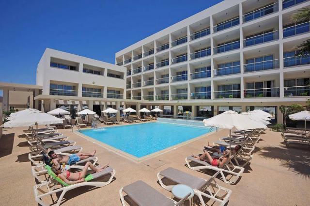 Cyprus - Ayia Napa - Nelia Gardens - bazén