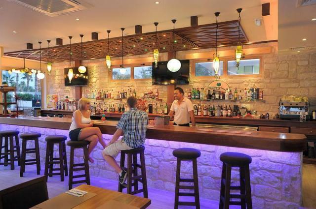 Cyprus - Ayia Napa - Nelia Gardens - bar