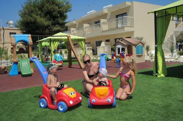 Cyprus - Ayia Napa - Nelia Gardens - detské ihrisko