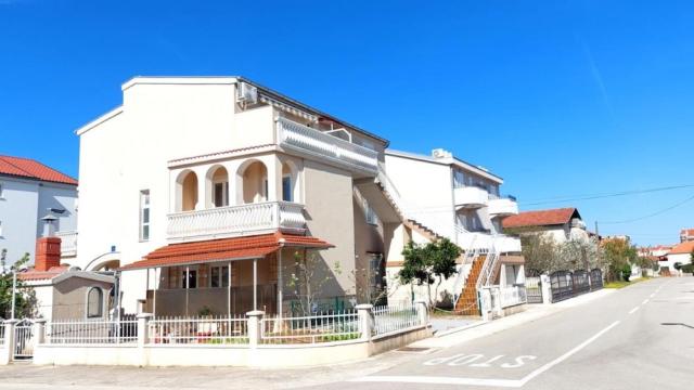 Chorvátsko - Biograd na Moru - apartmány Stipe - dom