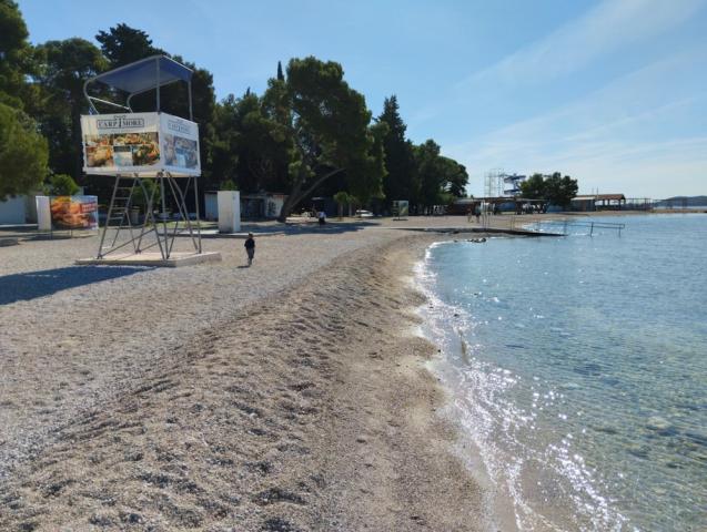 Chorvátsko - Biograd na Moru - apartmány Stipe - pláž