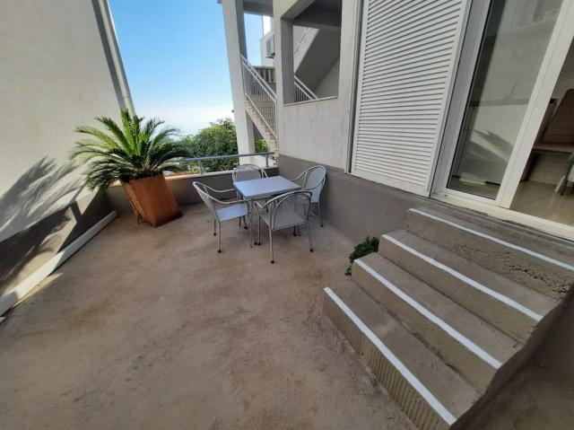 Chorvátsko - Baška Voda - Villa Manda - posedenie