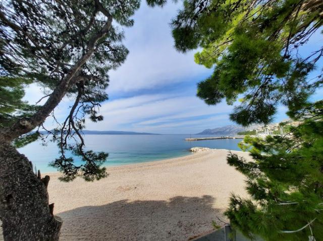 Chorvátsko - Baška Voda - Villa Manda - pláž