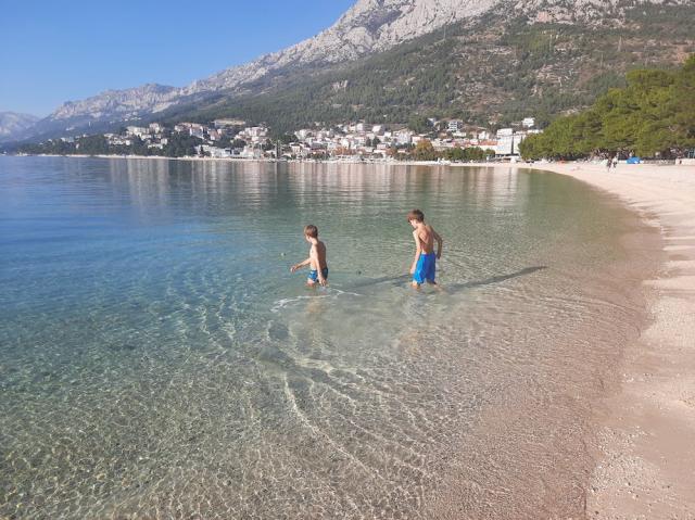 Chorvátsko - Baška Voda - Villa Manda - pláž