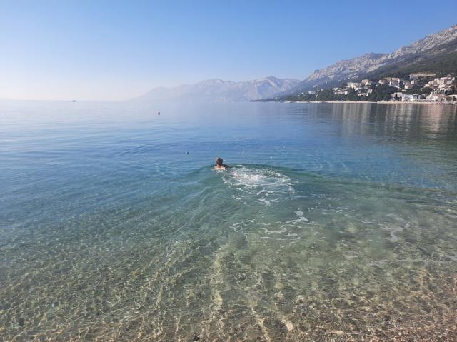 Chorvátsko - Baška Voda - Villa Manda - pláž