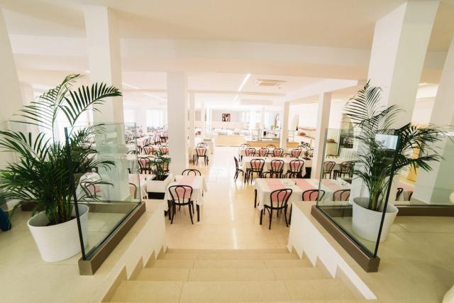 Chorvátsko - Selce - hotel Slaven - reštaurácia