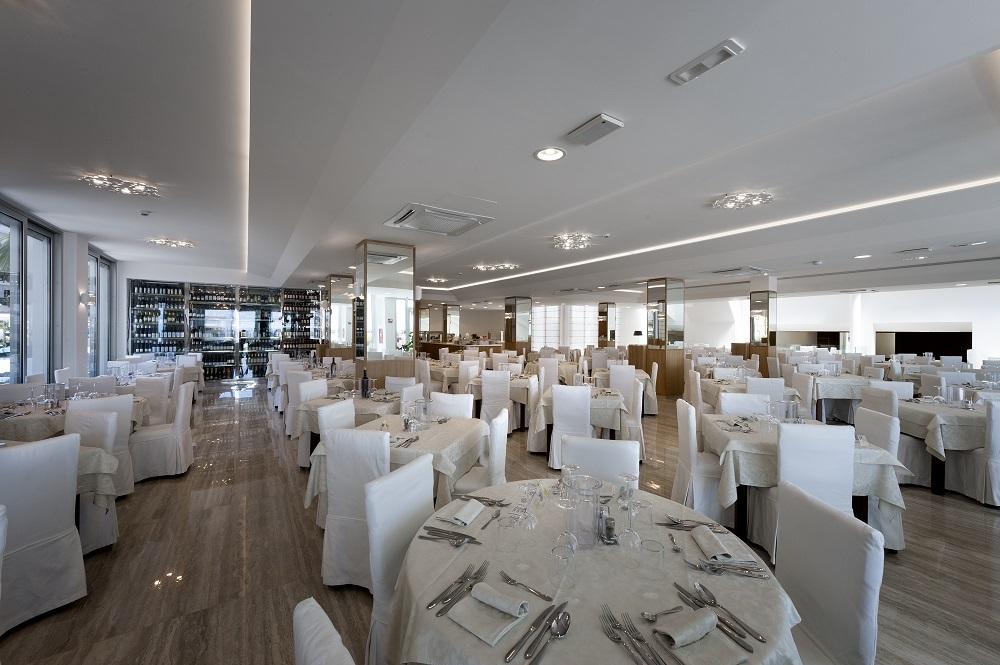 Taliansko-Lido di Jesolo-hotel Le Soleil-reštaurácia