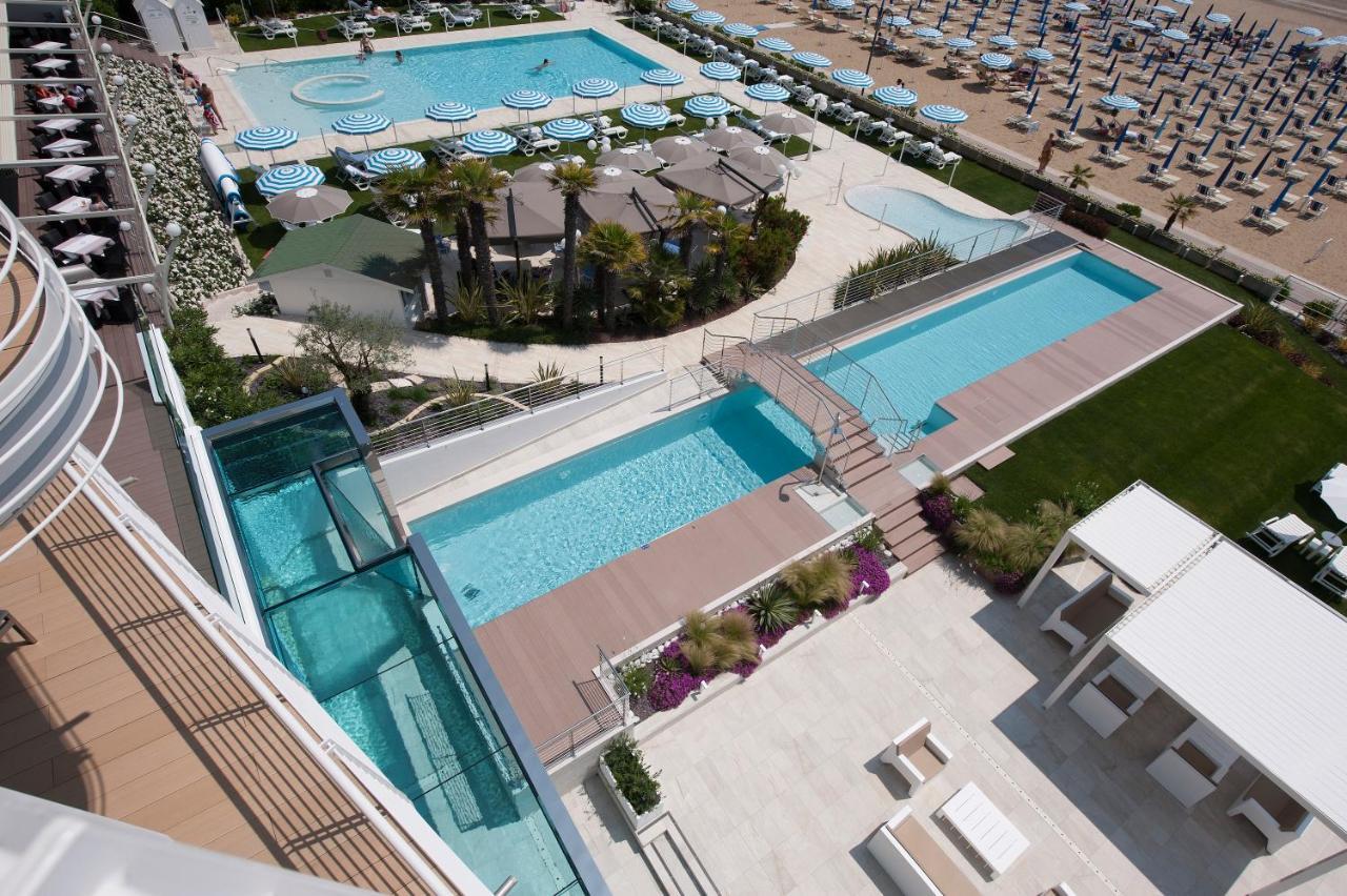 Taliansko - Lido di Jesolo - hotel Le Soleil - bazén