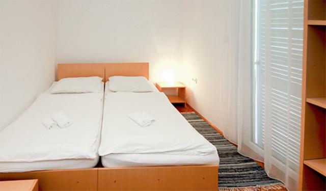 Chorvátsko - Vodice - Srima - apartmány Poseidon - spálňa