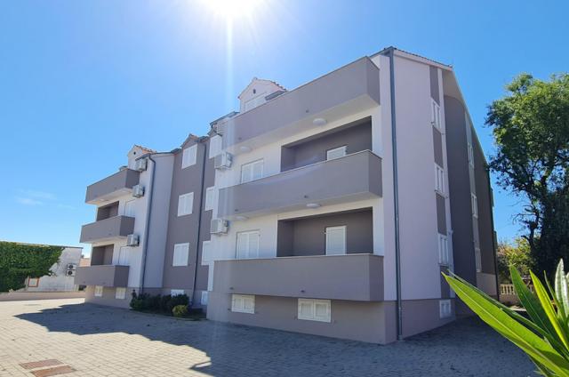 Chorvátsko - Vodice - Srima - apartmány Poseidon - dom