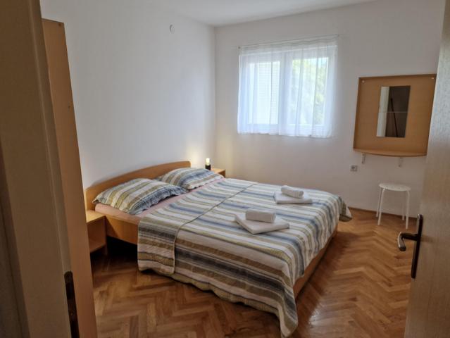 Chorvátsko - Vodice - Srima - apartmány Poseidon - spálňa