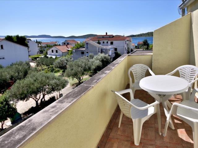 Chorvátsko - Vodice - Srima - apartmány Poseidon - balkón