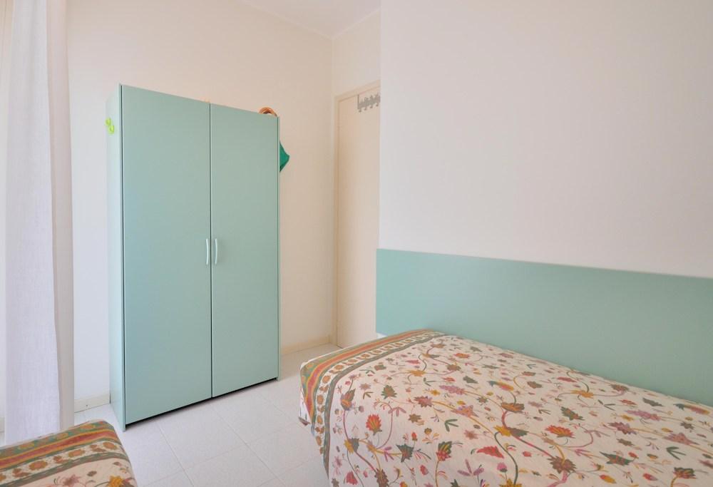 Taliansko-Bibione-apartmány Corso-spálňa C4+2