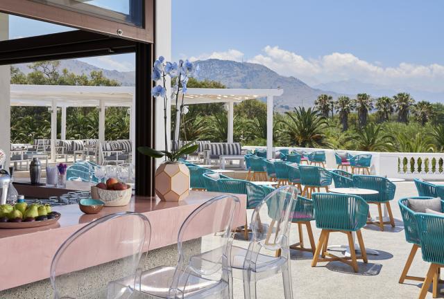 Kréta - Georgioupolis - Mythos Palace Resort & Spa - hlavný bar