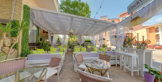 Bulharsko - Slnečné pobrežie - hotel Mena Palace - coctail bar