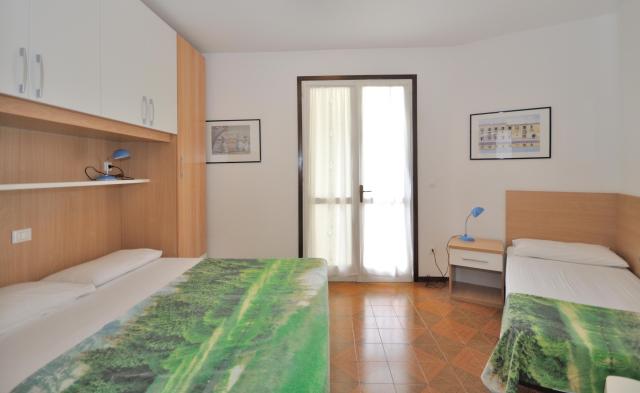 Taliansko-Bibione-apartmány Tivoli-spálňa B3+2