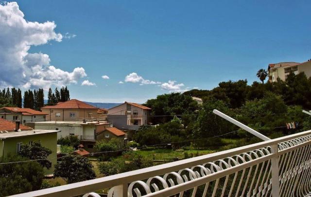 Chorvátsko - Omiš - Duće - apartmánový dom Iko - výhľad na more