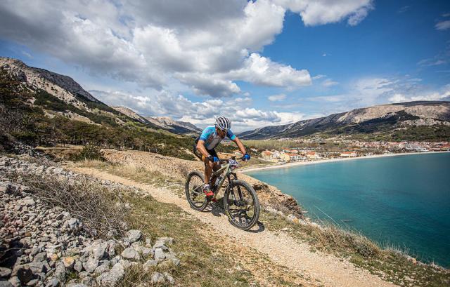 Chorvátsko - ostrov Krk - Baška - hotel Corinthia Baška - cykli