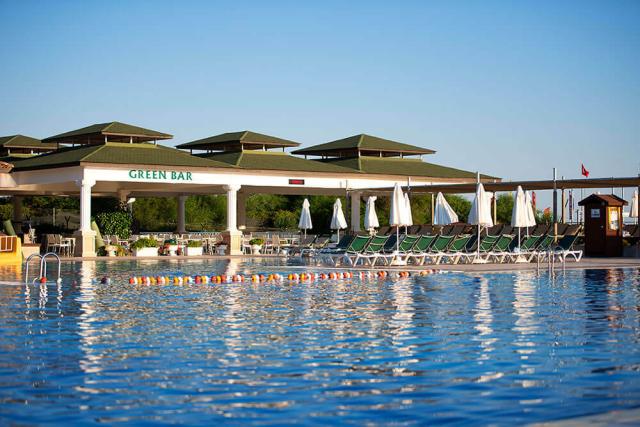Turecko - Side - hotel Club Nena - green bar