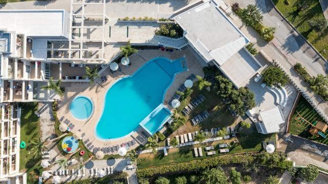 Rhodos - Faliraki - hotel Olympia Sun - pohľad zhora