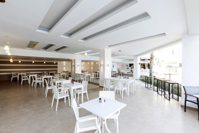 Rhodos - Faliraki - hotel Olympia Sun - vonkajšia reštaurácia