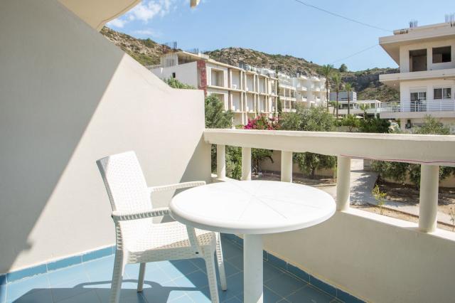 Rhodos - Faliraki - hotel Olympia Sun - balkón