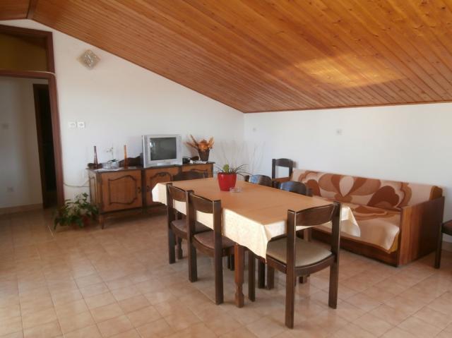 Chorvátsko - Vodice - Srima - apartmány Dane - denná miestnosť