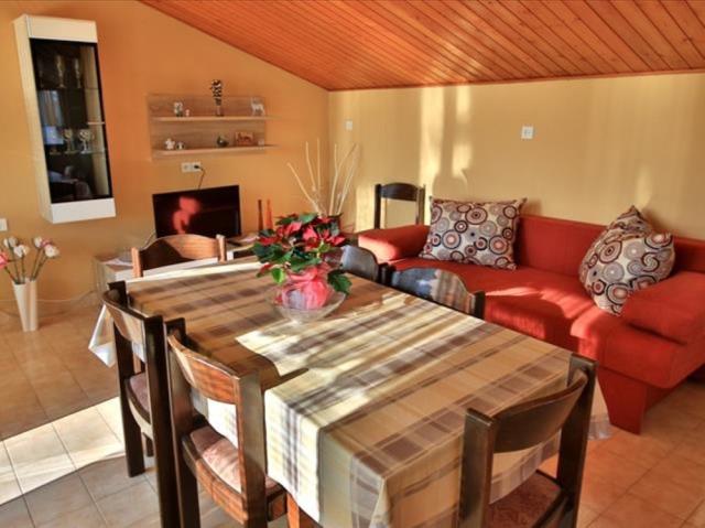 Chorvátsko - Vodice - Srima - apartmány Dane - denná miestnosť